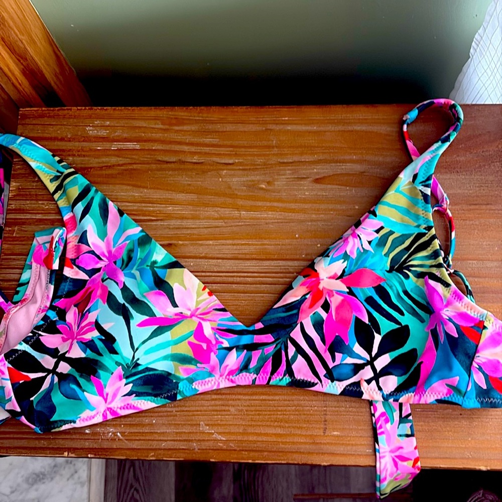 Raisins swim top 🌴
